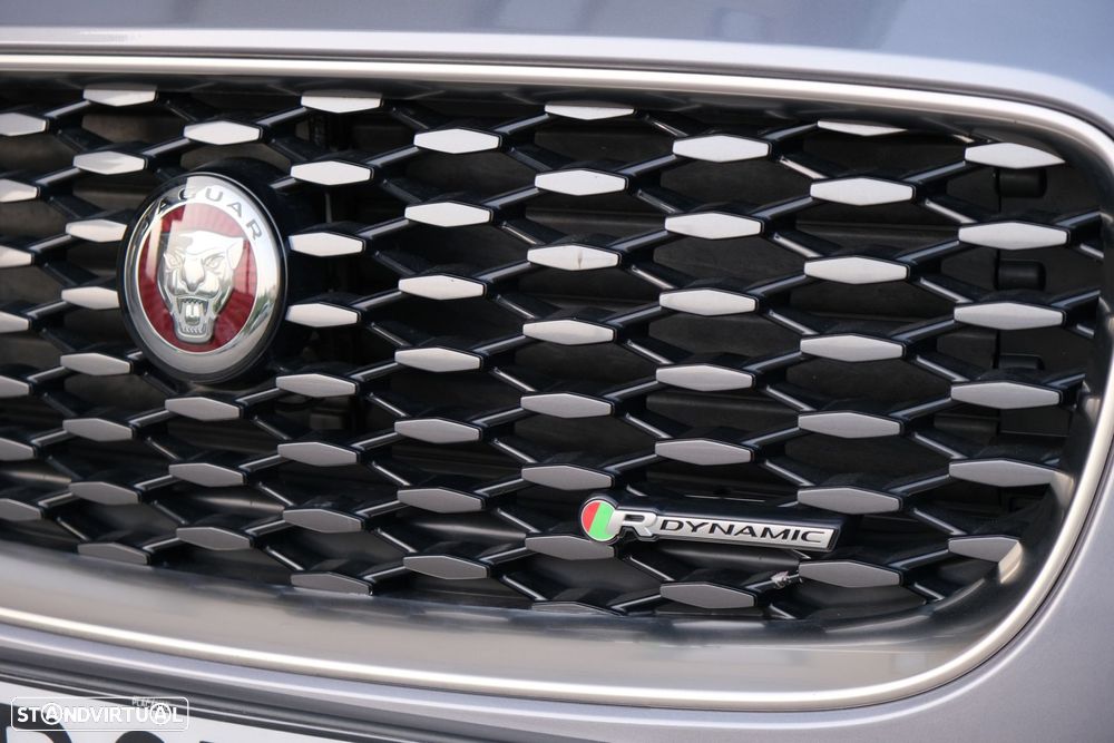 Jaguar E-Pace 1.5 P300e R-Dynamic S AWD Aut. - 48