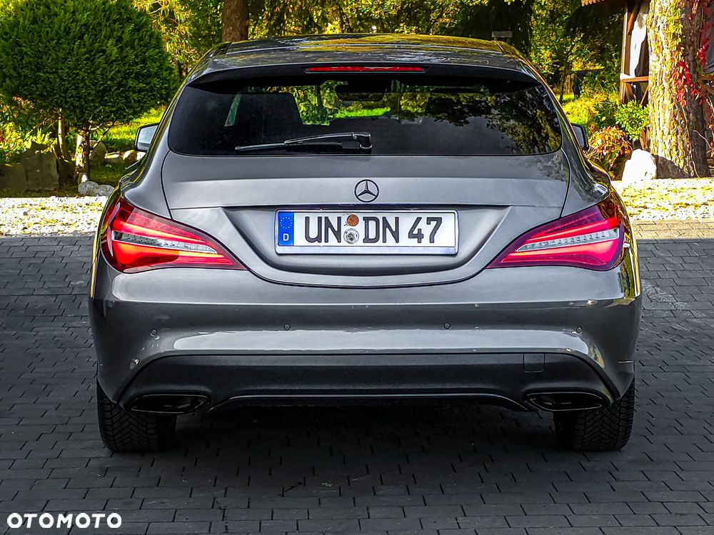 Mercedes-Benz CLA 200 7G-DCT Urban - 10