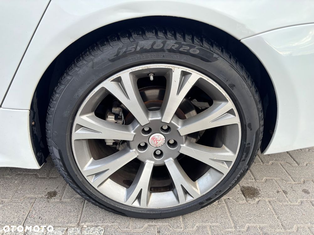 Jaguar XJ 3.0 T AWD R-Sport - 18