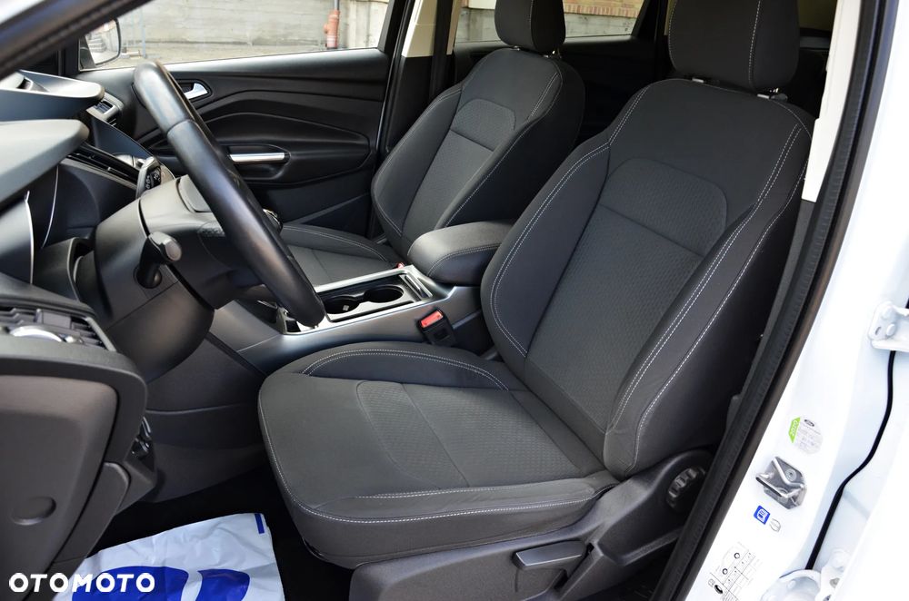 Ford Kuga 2.0 TDCi AWD Titanium - 29