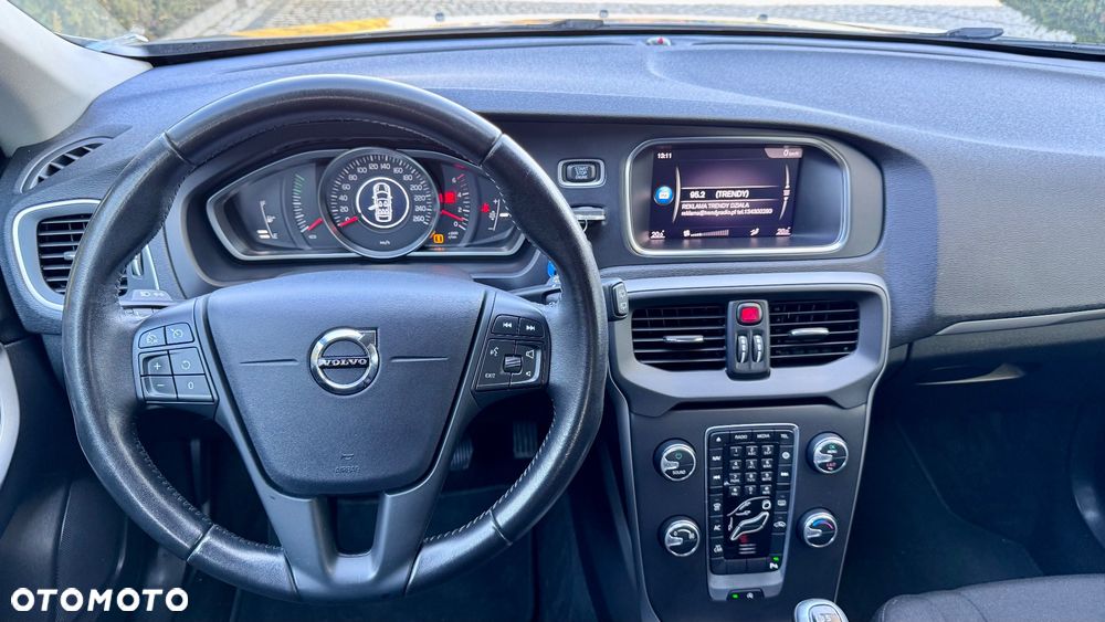 Volvo V40 D2 Kinetic - 23