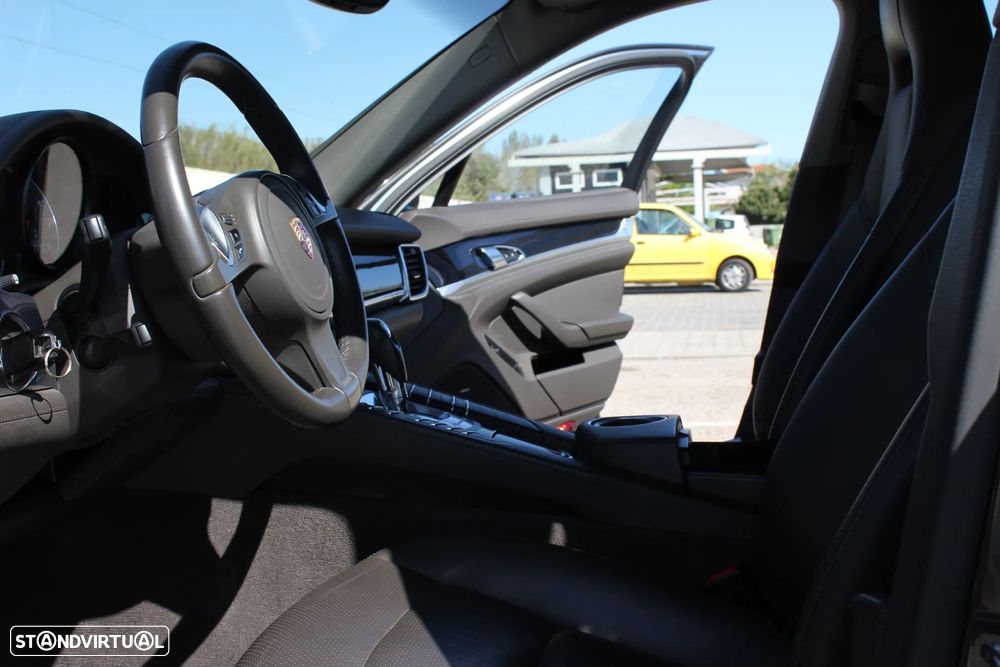Porsche Panamera 4S PDK - 5
