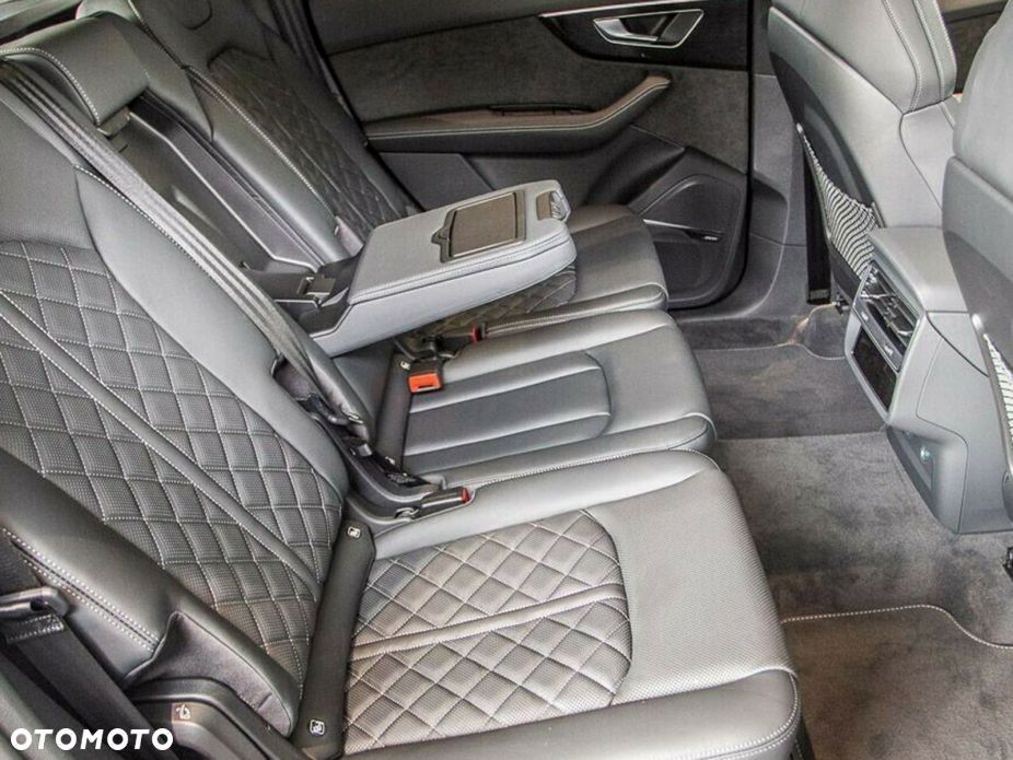 Audi Q7 - 11