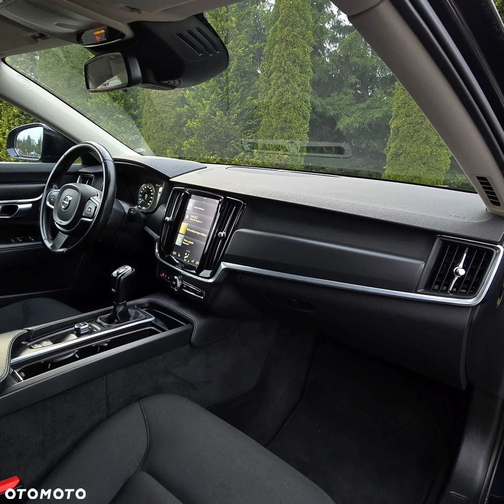 Volvo V90 D3 Momentum Pro - 26