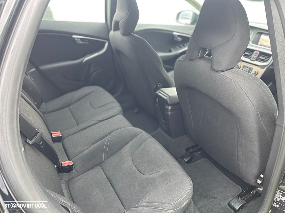 Volvo V40 Cross Country 2.0 D2 - 11