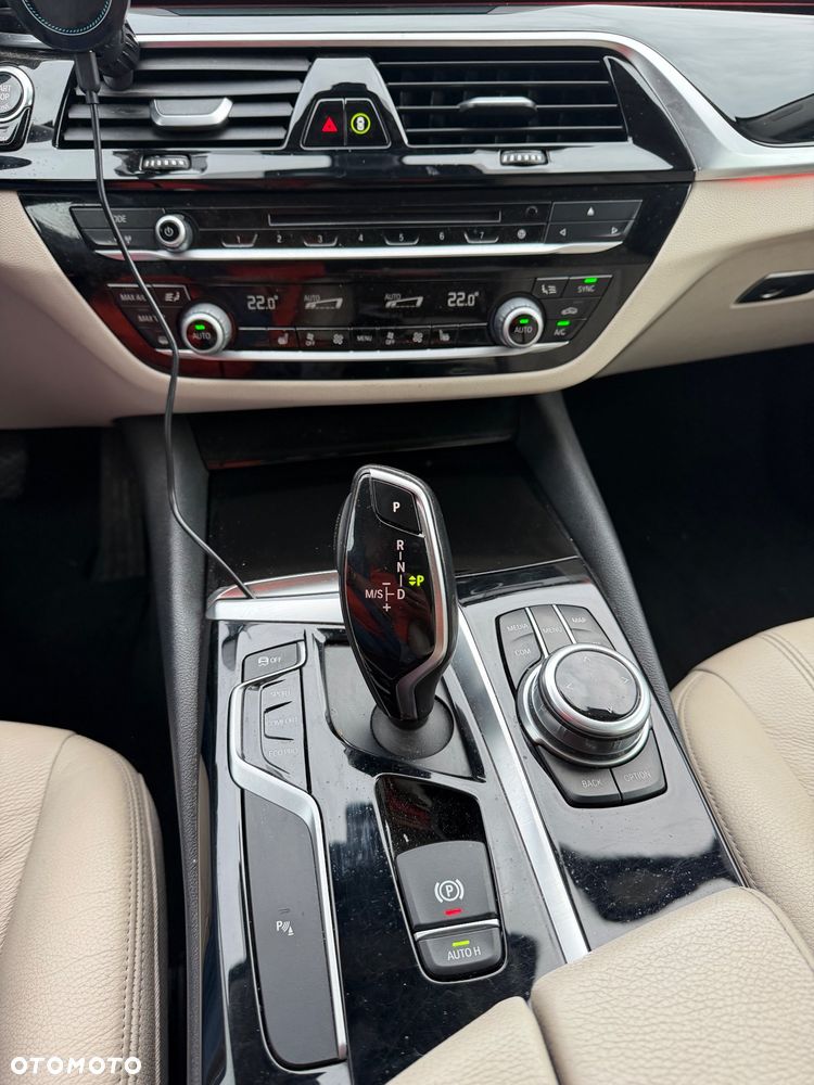 BMW Seria 5 520d xDrive - 19