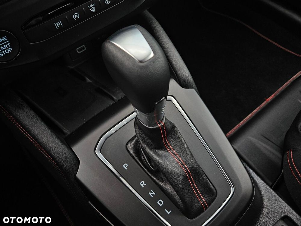 Ford Focus 1.0 EcoBoost mHEV ST-Line X - 23