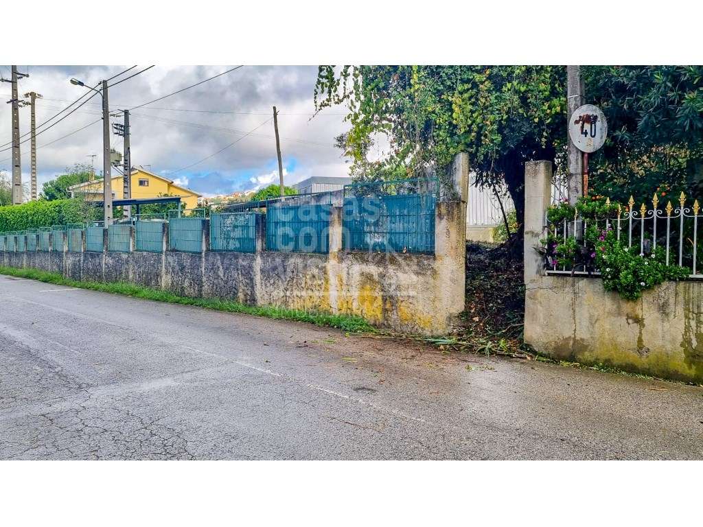 Terreno com Viabilidade de Construção - 641 m² | Lousa, Leiria - Grande imagem: 2/10