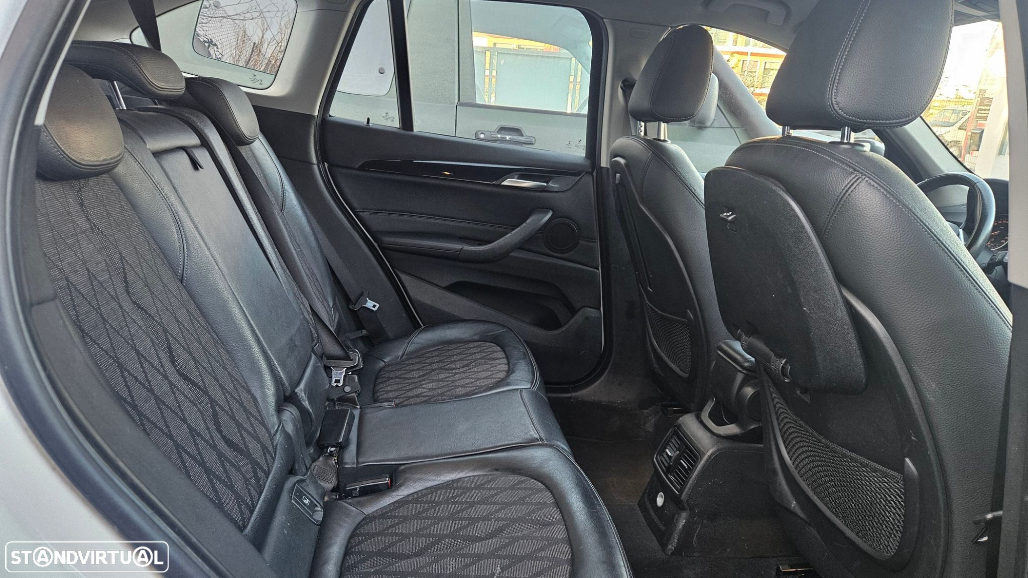 BMW X1 18 d sDrive Pack M - 27