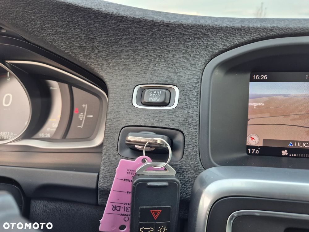 Volvo S60 D2 Momentum - 36