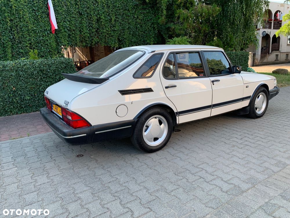 Saab 900 - 4