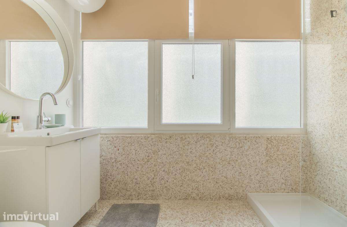 Apartamento com 3 quartos - localizado em Santa Apolónia Lisbon - Grande imagem: 2/51