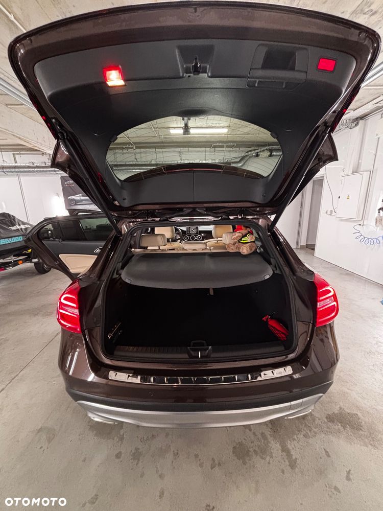 Mercedes-Benz GLA 250 4-Matic - 17