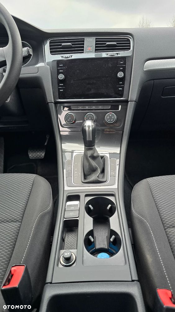 Volkswagen Golf 1.6 TDI DSG Sound - 18