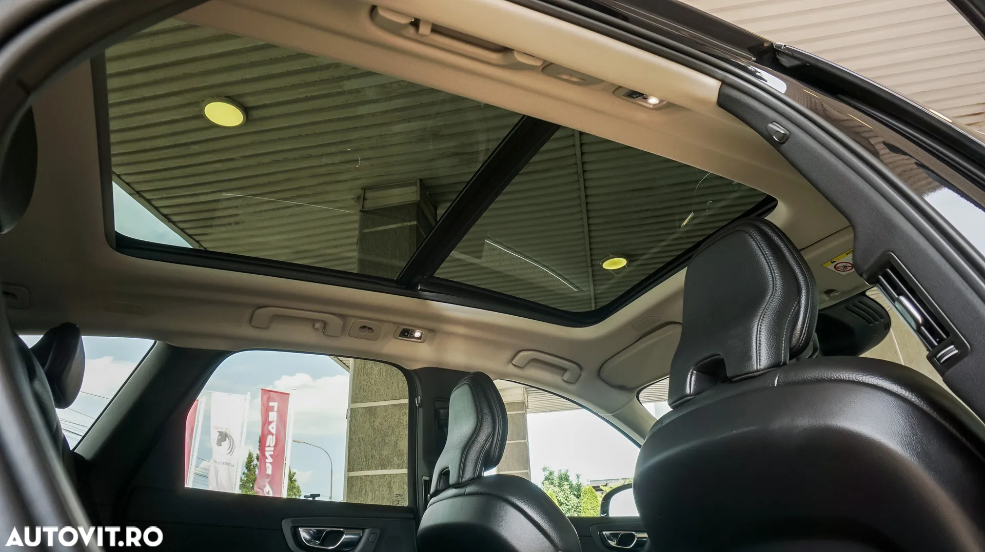 Volvo XC 60 T8 Twin Engine AWD Momentum - 31