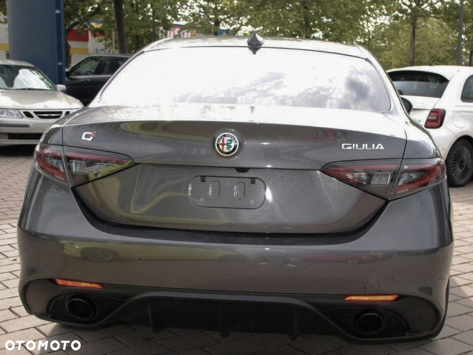 Alfa Romeo Giulia 2.2 D Turbo Veloce Q4 - 4
