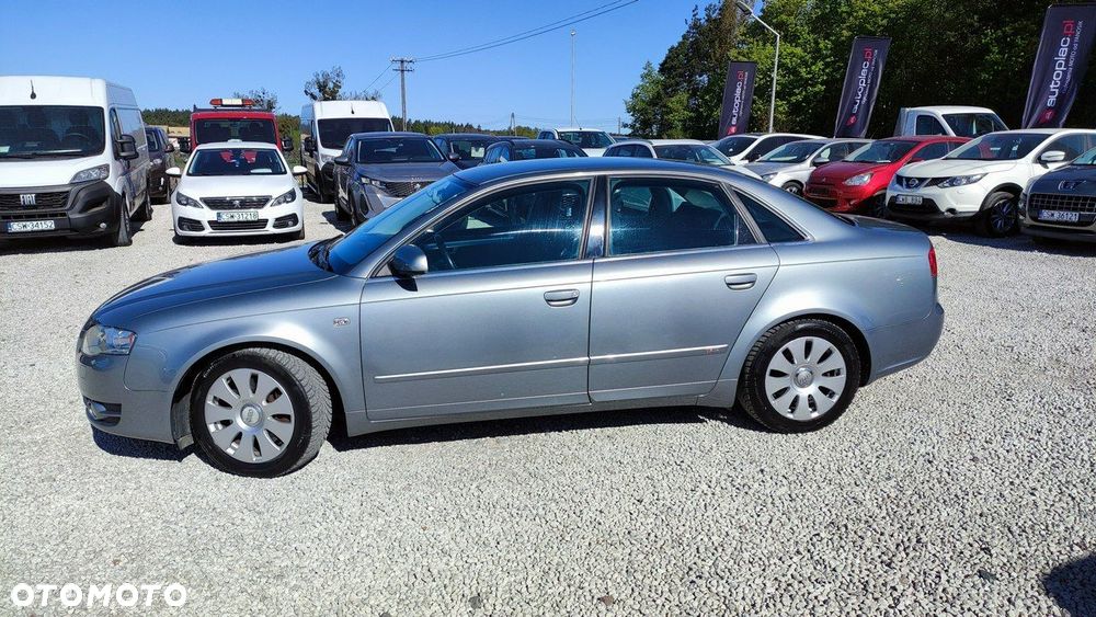 Audi A4 Limousine - 11