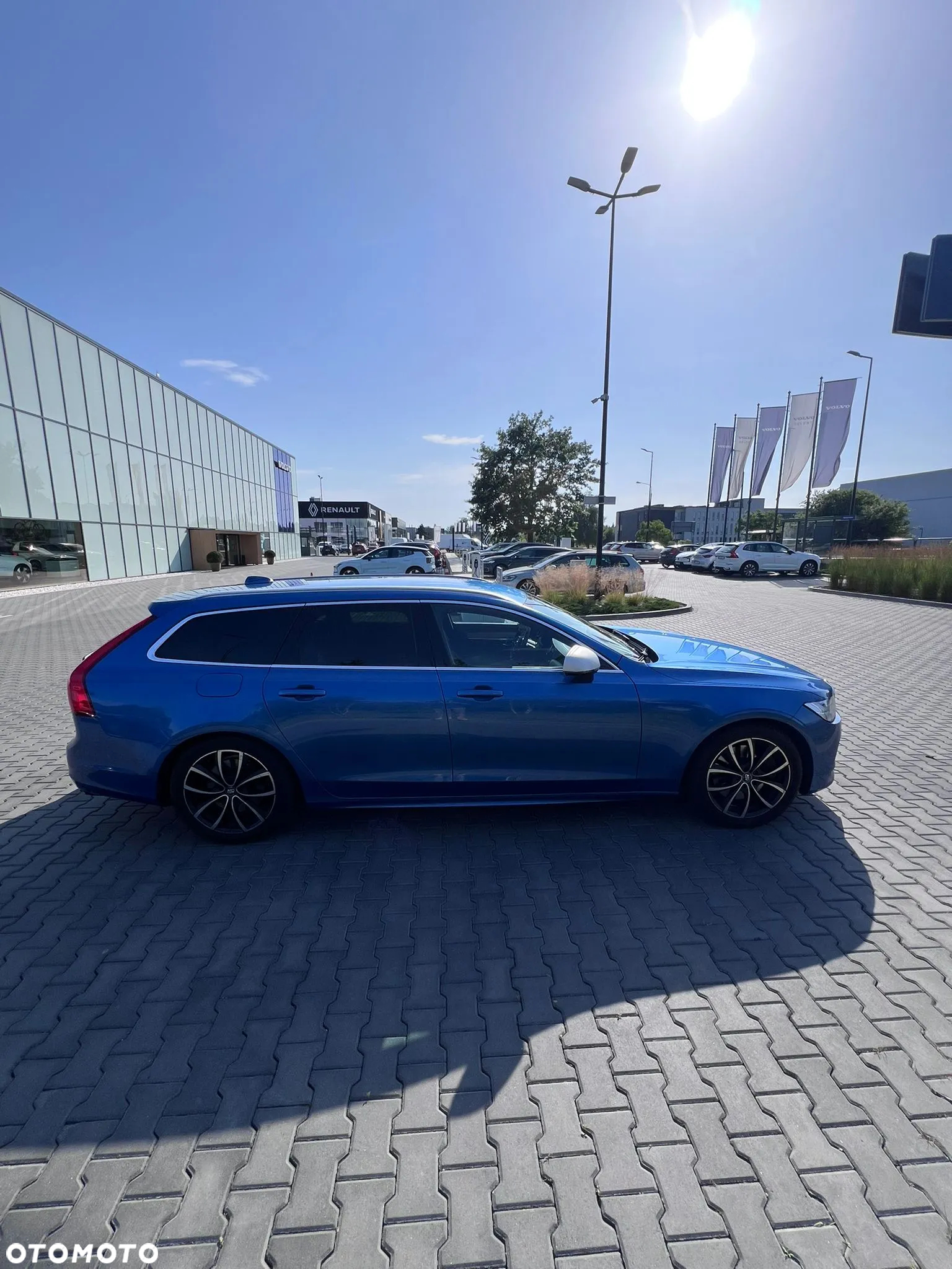 Volvo V90 D5 SCR AWD R-Design - 4