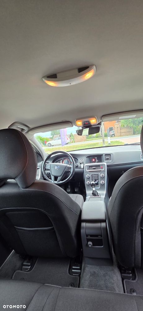Volvo V60 D3 Base - 14