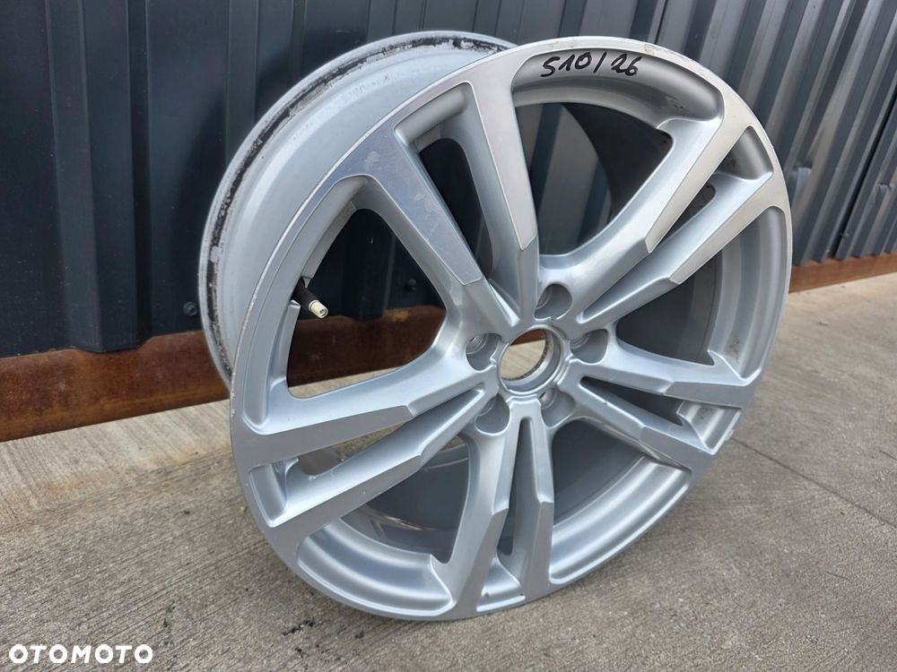 FELGA ALUMINIOWA AUDI A3 S3 8V VW SEAT 8.0J R18 ET46 8V0601025BC S10/26 - 3