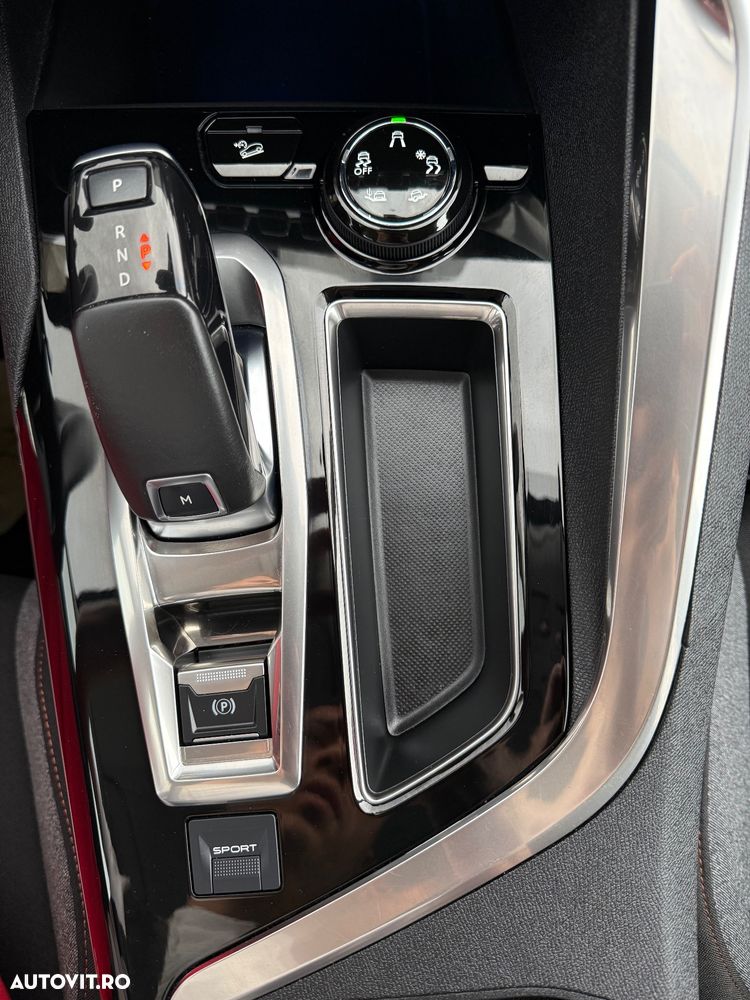 Peugeot 3008 1.2 PureTech Turbo S&S EAT6 Allure - 24