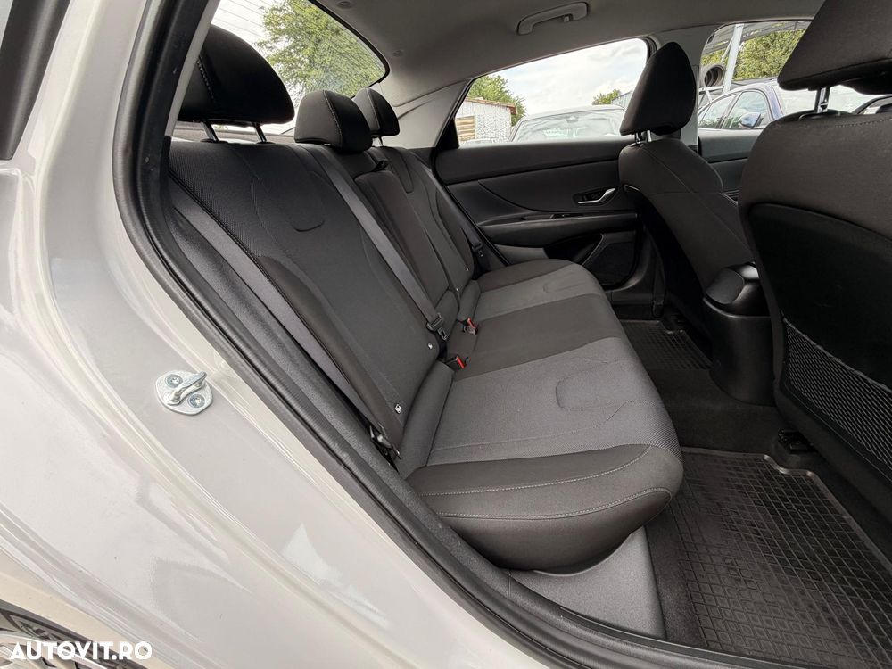 Hyundai Elantra 1.6 l 123 CP 6MT Comfort - 18
