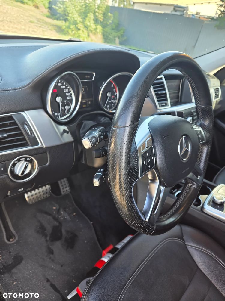 Mercedes-Benz ML 350 BlueTec 4-Matic - 7
