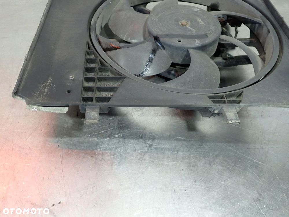 WENTYLATOR CHŁODNICY PEUGEOT 207   8240503 9662872380 - 3
