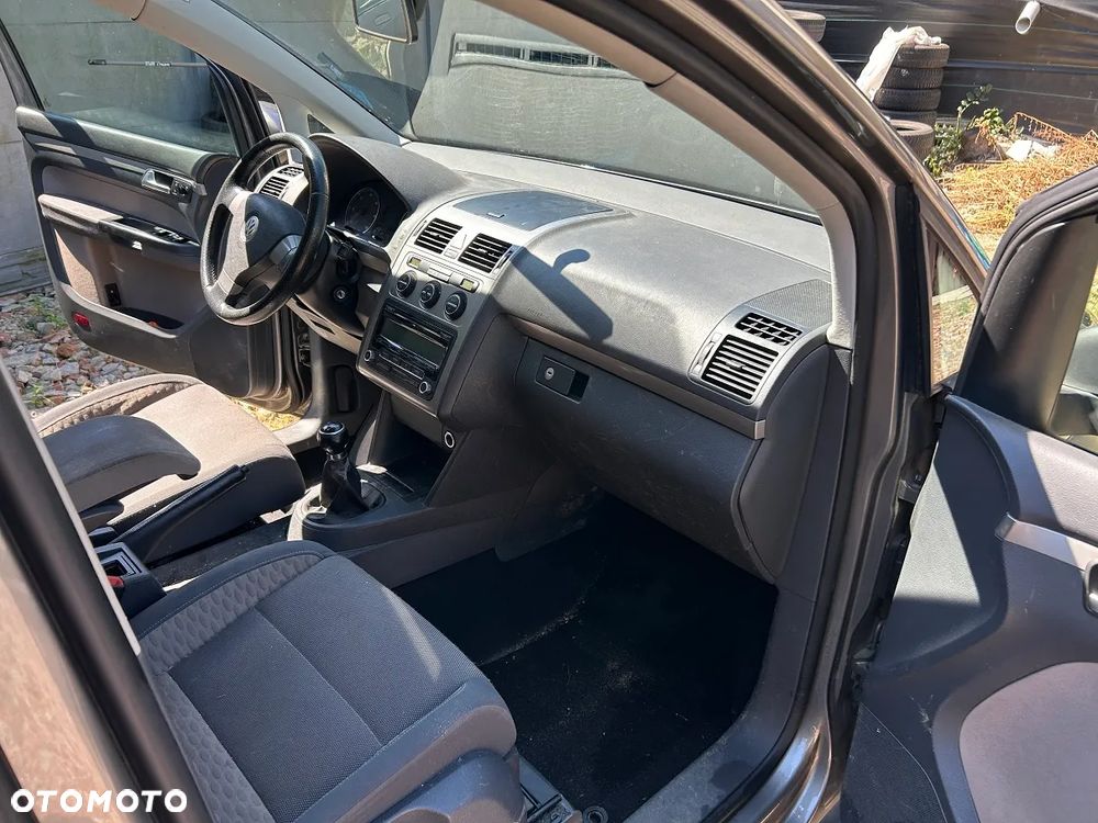 Volkswagen Touran 2.0 TDI DPF Cross - 18