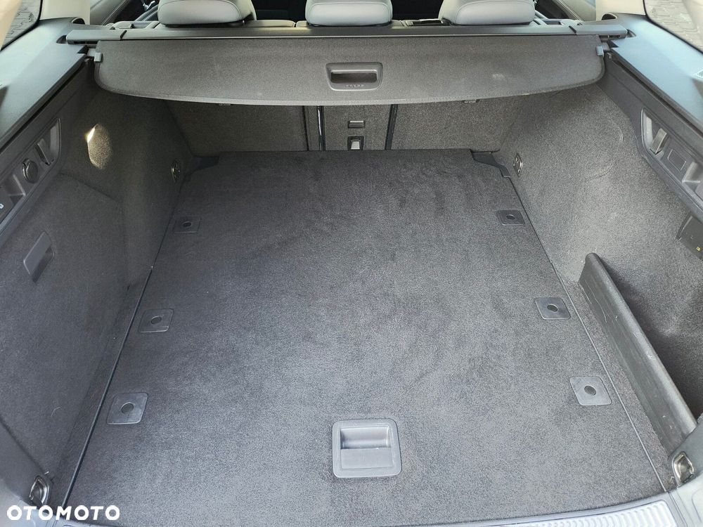 Volkswagen Passat - 38