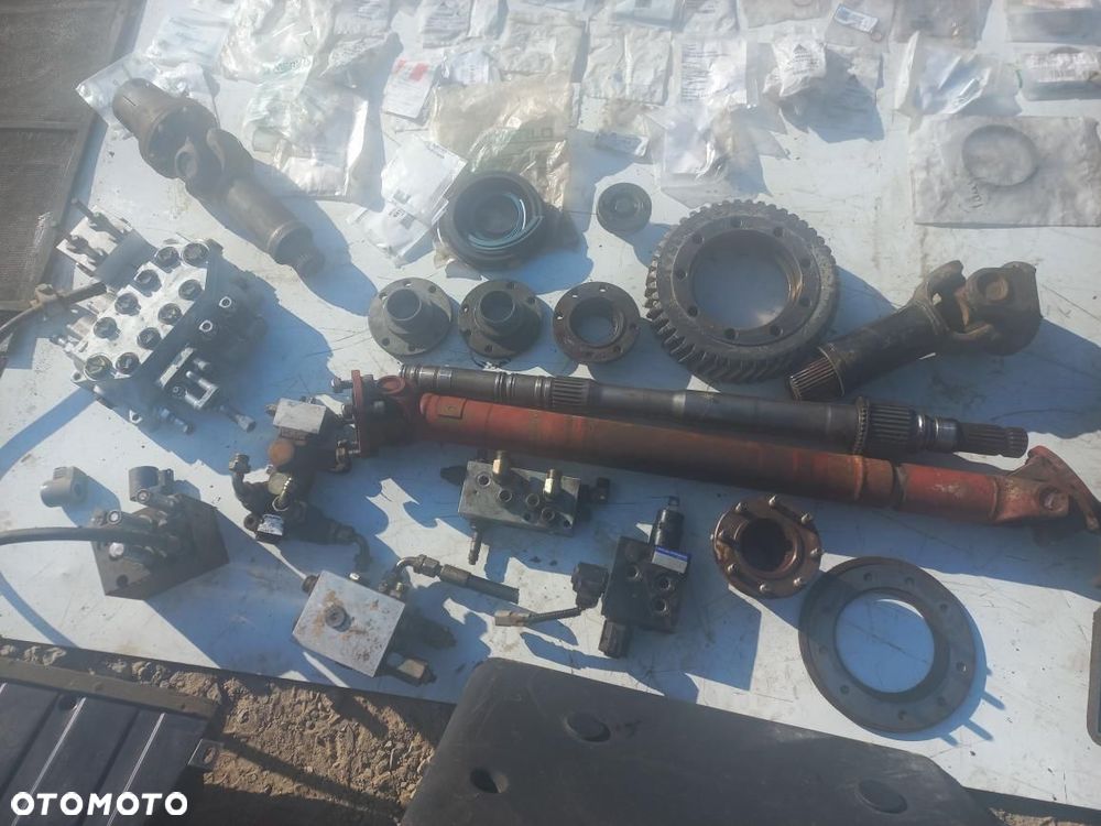 Części MERLO siłownik hydrauliczny,zamek siłowy, 08350803043501A, 28,7 Blok zaworowy, 26,6 ,układ planetarny32,12 pochwa mostu 045568 ,041870,045367,097686,042440,wkład mostu 024849,P36.10,dyferencjau,nagrzewnica,klimatyzator,053121,107714,13 atak,spoiler,klamka,rozdzielacz sterujący 4011840, 057347,chłodnica kuler,oleju,krzyżak,półoś,piasta,cewka,zawór,nadmuch,wentylator manitou,joystick,płyta sterująca, - 4