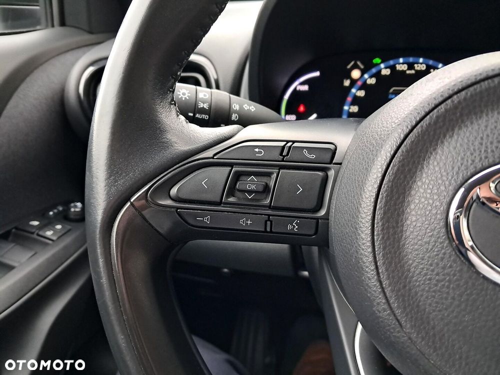 Toyota Yaris Cross Hybrid 1.5 Comfort 4x4 - 17