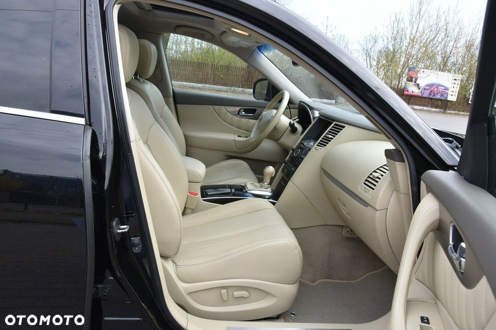 Infiniti FX - 7