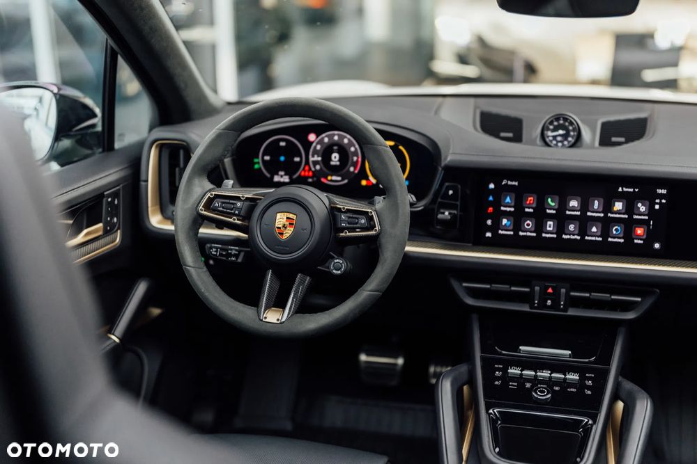 Porsche Cayenne S - 35