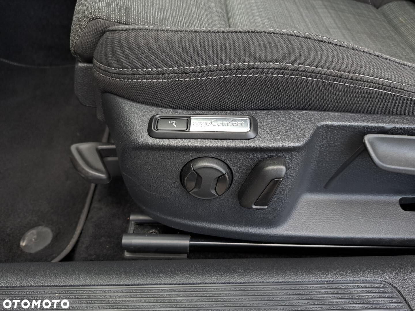 Volkswagen Passat 2.0 TDI Business DSG - 12