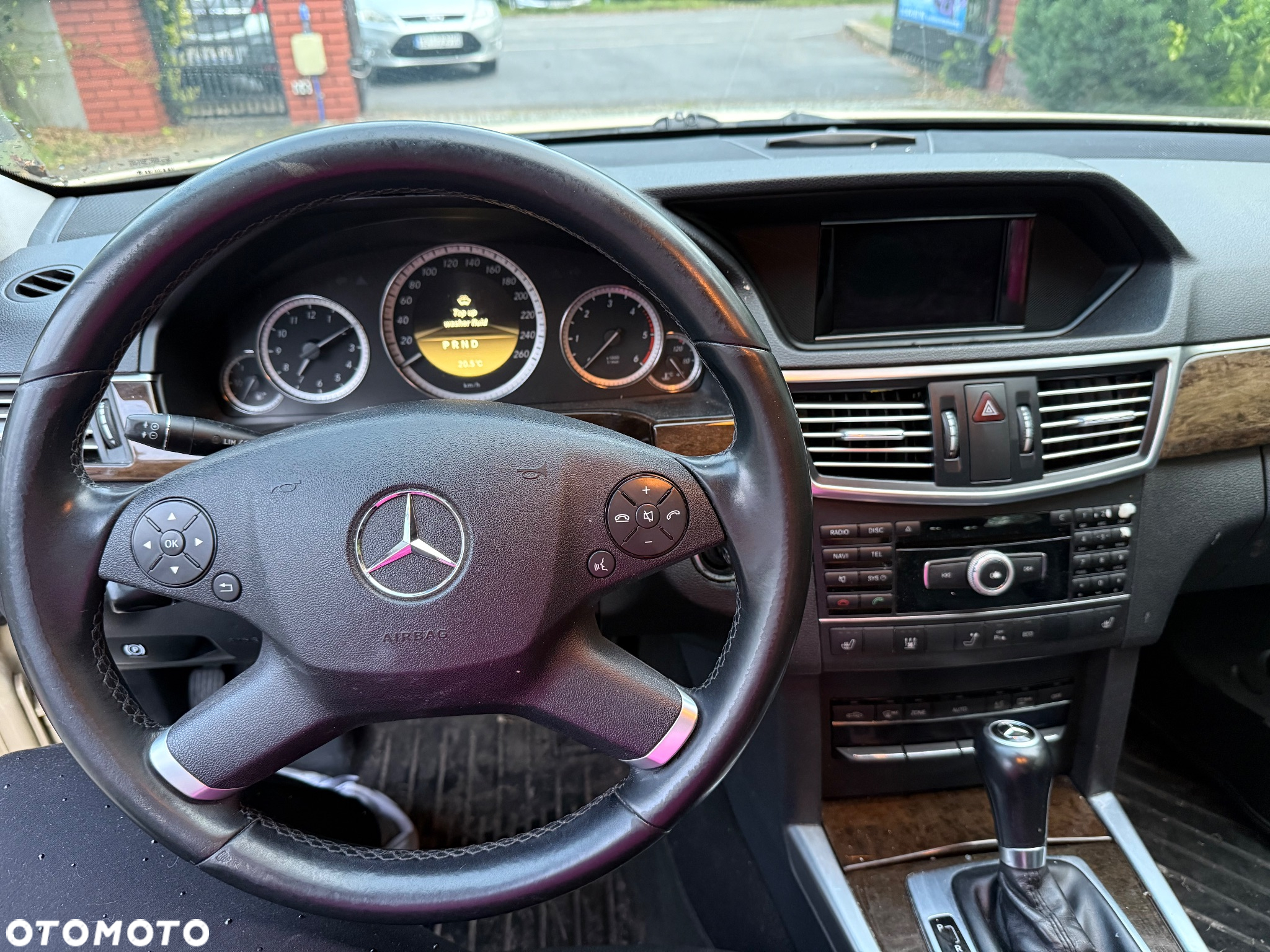 Mercedes-Benz Klasa E 200 T CDI DPF BlueEFFICIENCY Automatik - 14