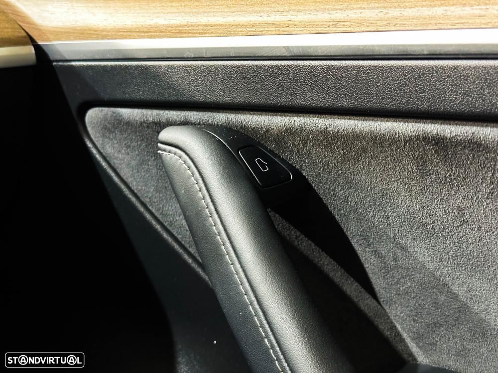 Tesla Model 3 Long Range AWD Dual Motor - 33