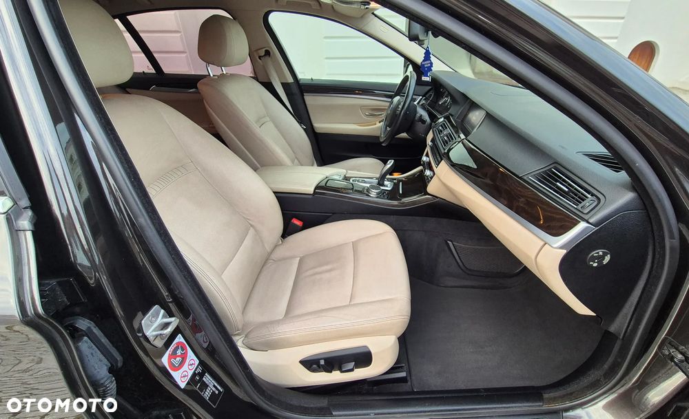BMW Seria 5 520d Luxury Line - 8