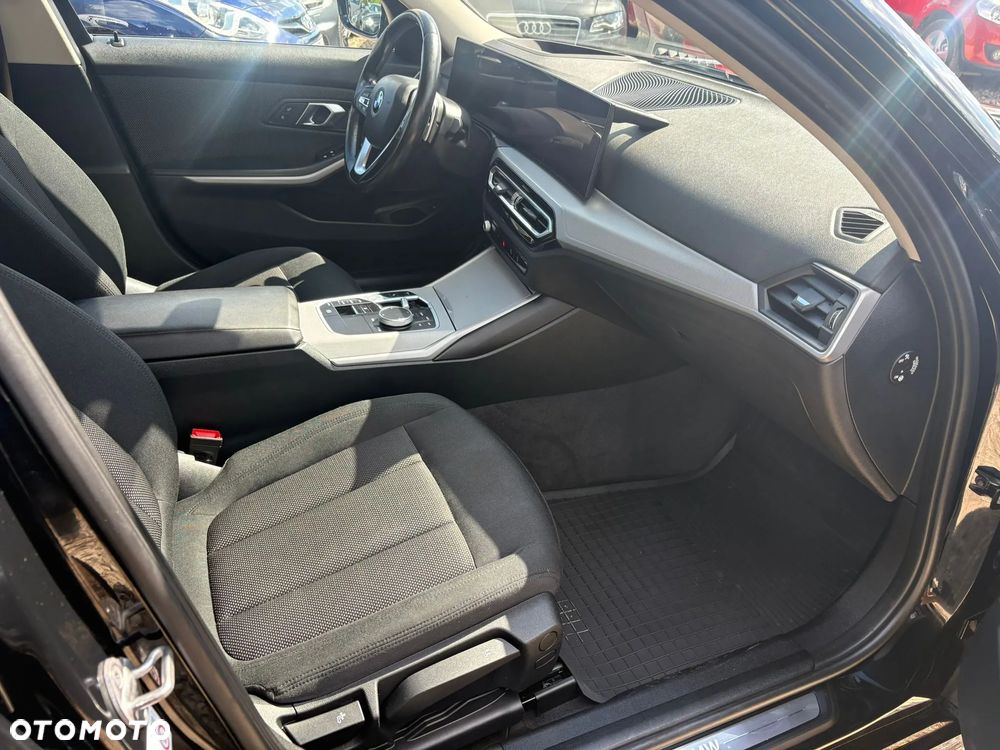 BMW Seria 3 318d - 27