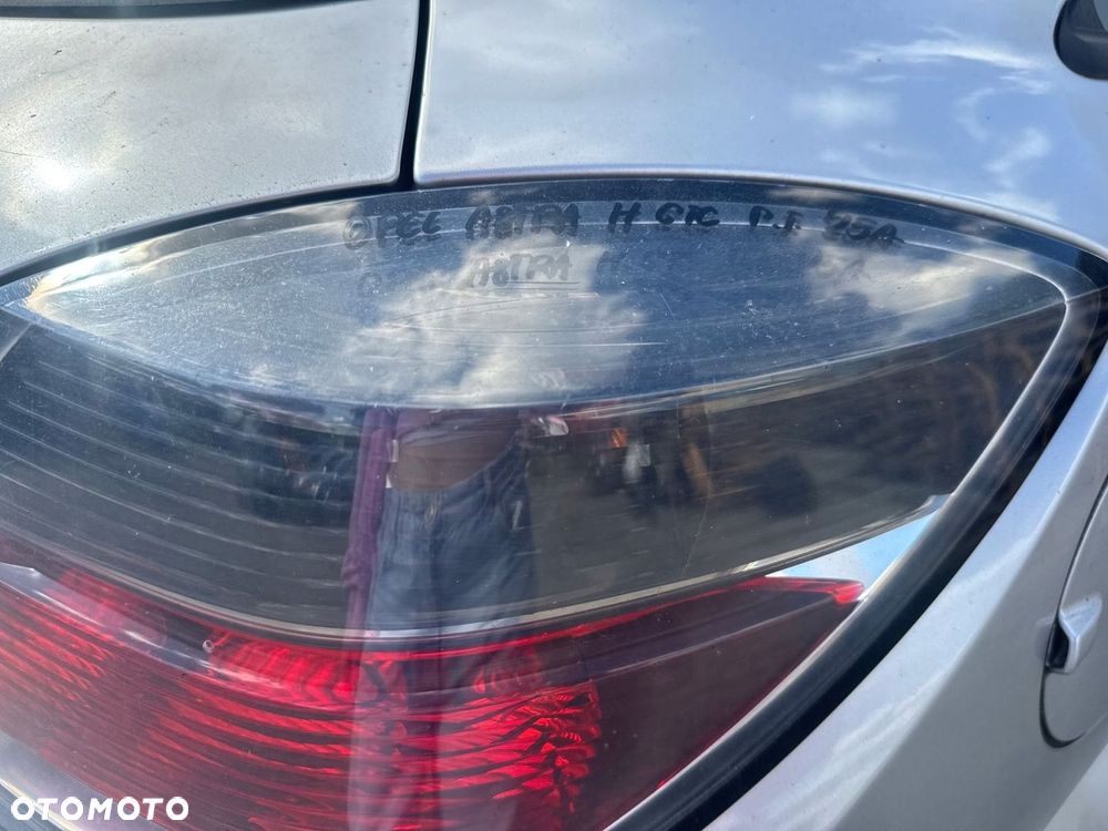 OPEL ASTRA H GTC LAMPA PRAWA TYLNA PRAWY TYŁ - 11