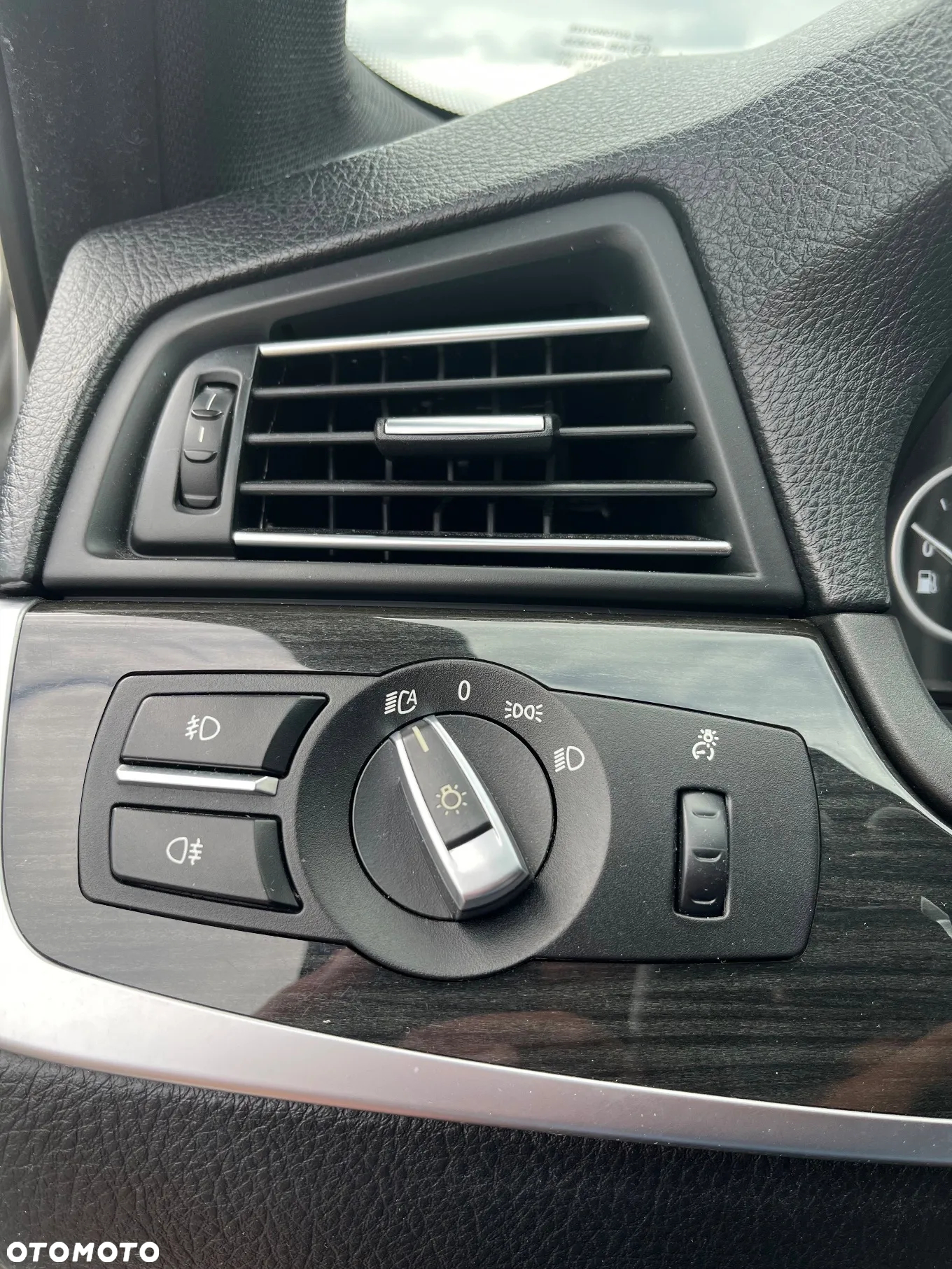 BMW Seria 5 525d xDrive - 24