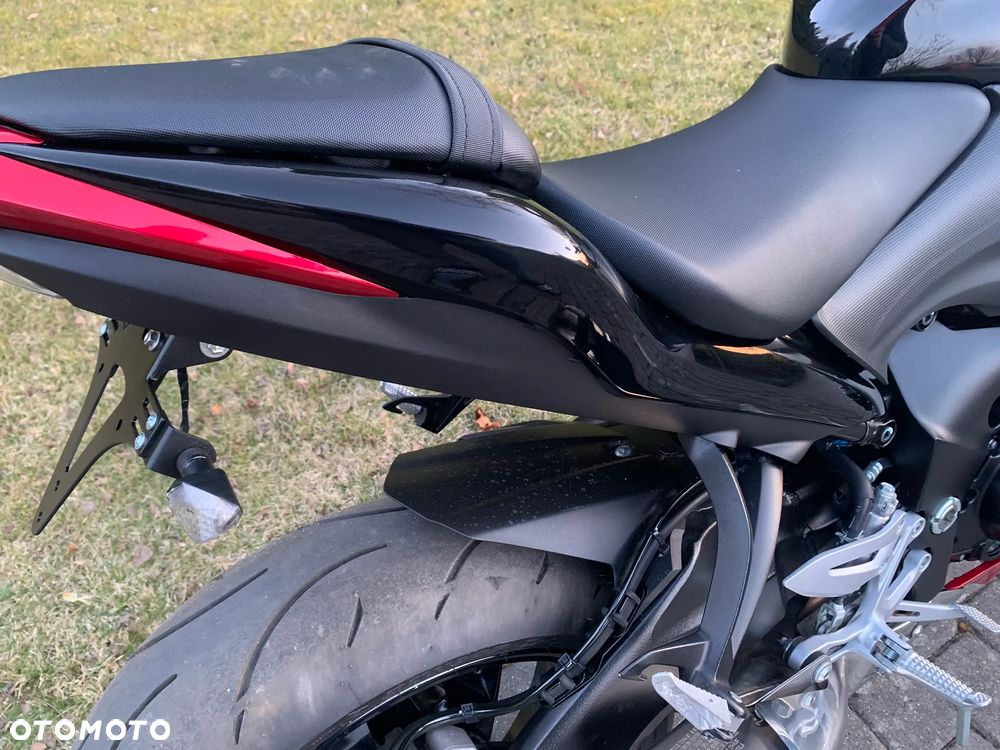 Suzuki GSX 1000 - 19