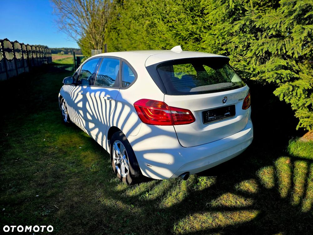 BMW Seria 2 216d - 4