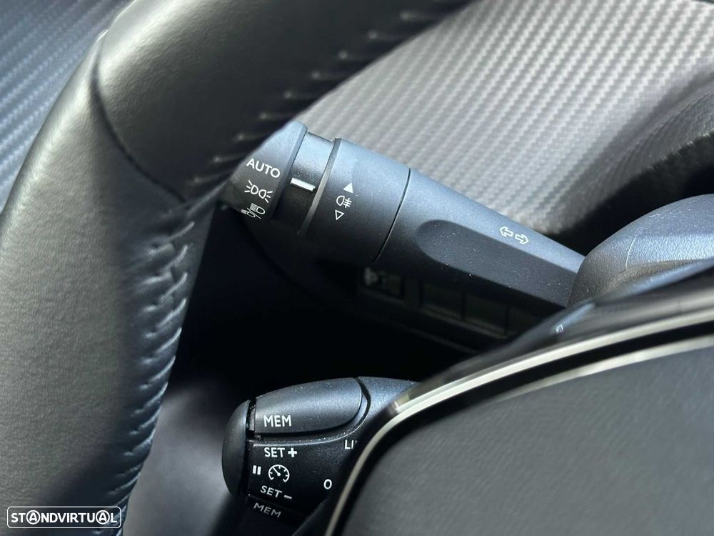 Peugeot 2008 1.2 Style - 19