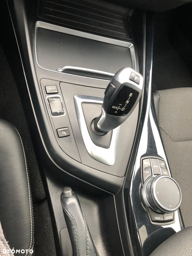 BMW Seria 1 118i - 10