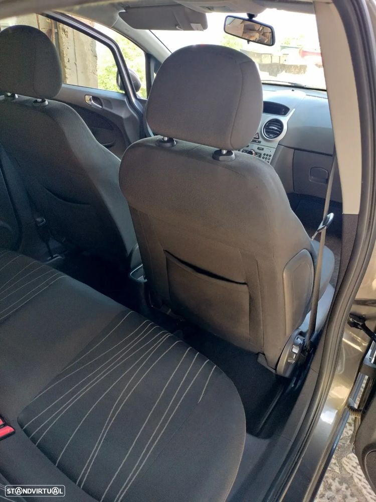 Opel Corsa 1.3 CDTI Enjoy EcoFLEX - 8