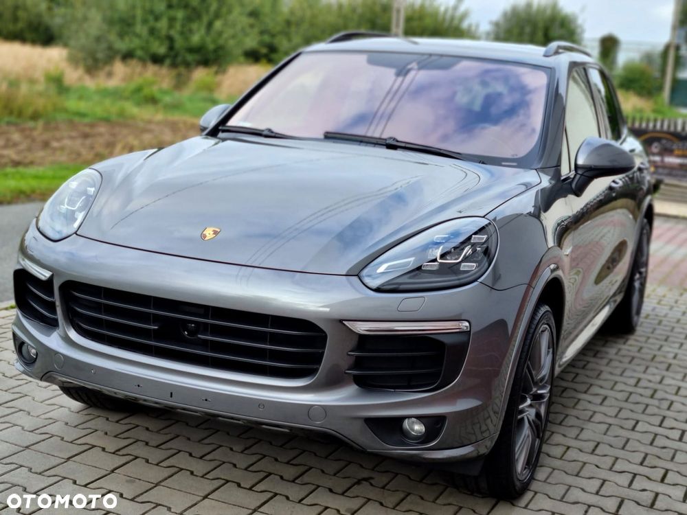 Porsche Cayenne - 2