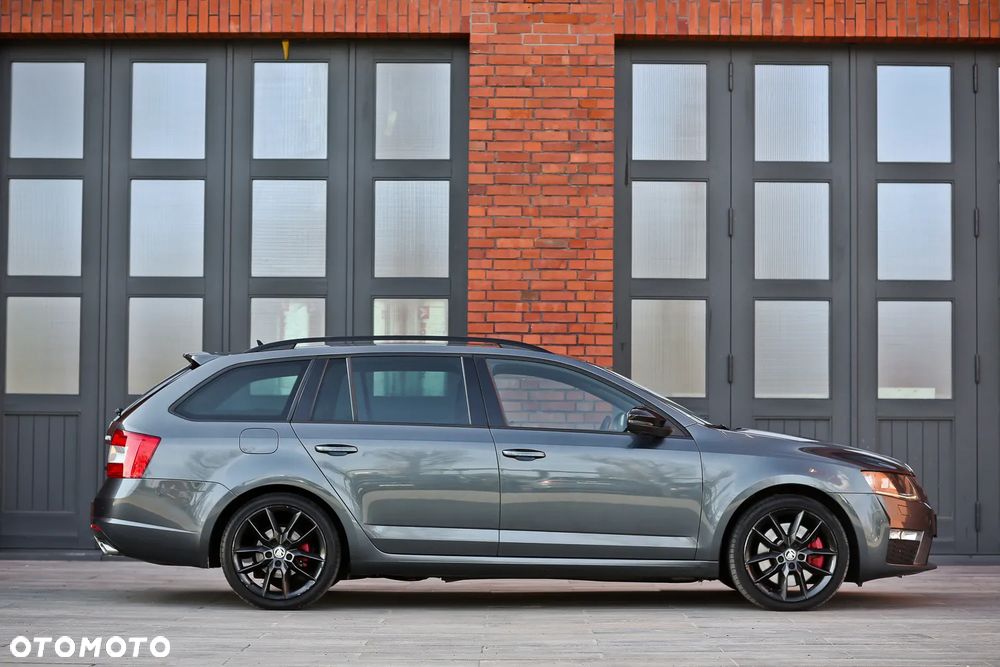 Skoda Octavia 2.0 TDI DSG RS - 2