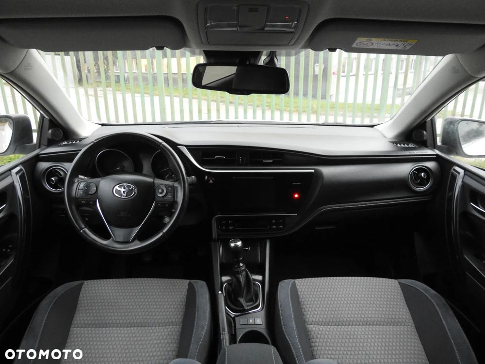 Toyota Auris 2017 photo 5