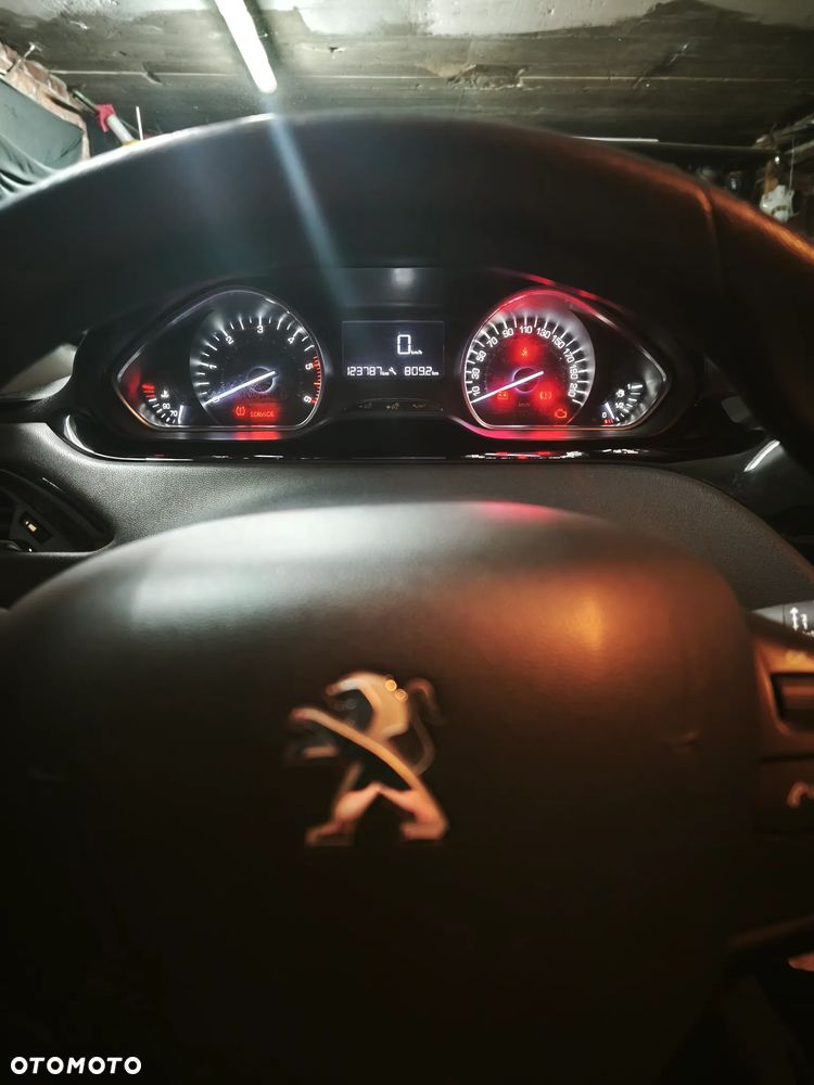 Peugeot 208 - 20